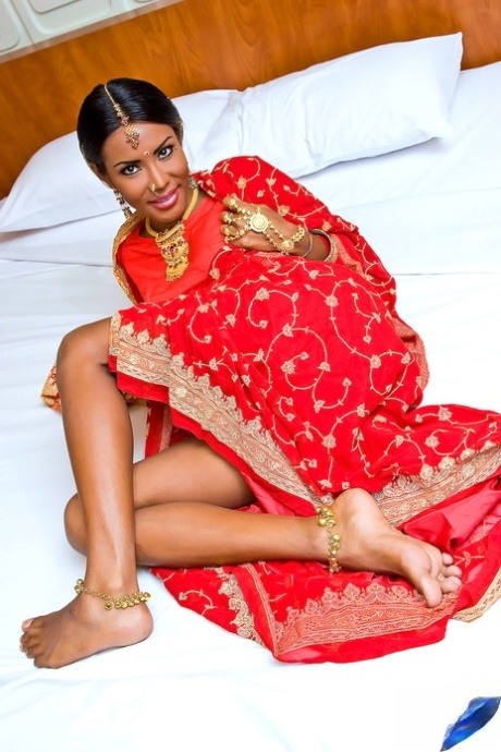 Hot Indian slut Areeya exposing her sexy tits & her big shemale cock