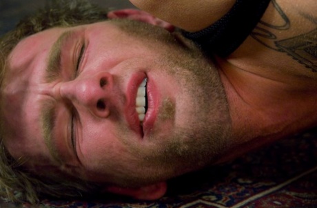 TS Seduction performed by Dean Strong, Vanilla Porn Pics