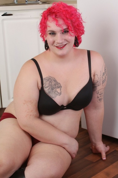 Chubby shemale Haley Rose shows off her big ass & jerks her small dick