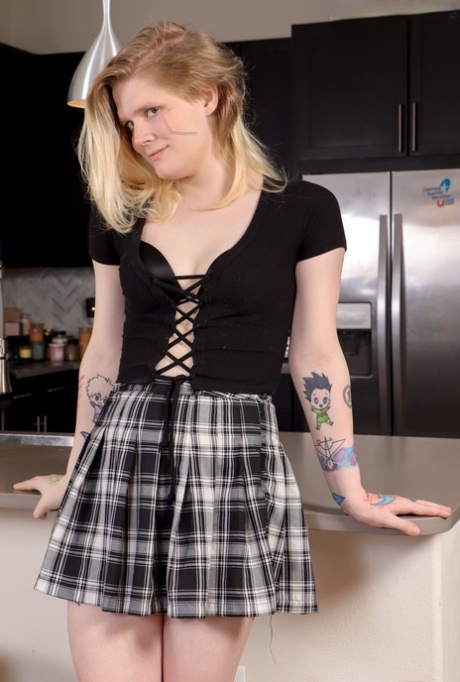 Femout XXX performed by Jadadorable Porn Gallery