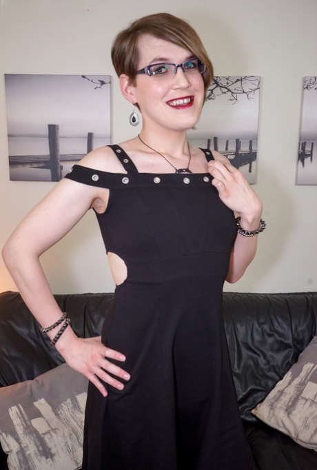 Femout XXX performed by Simone Belle Hot Pics