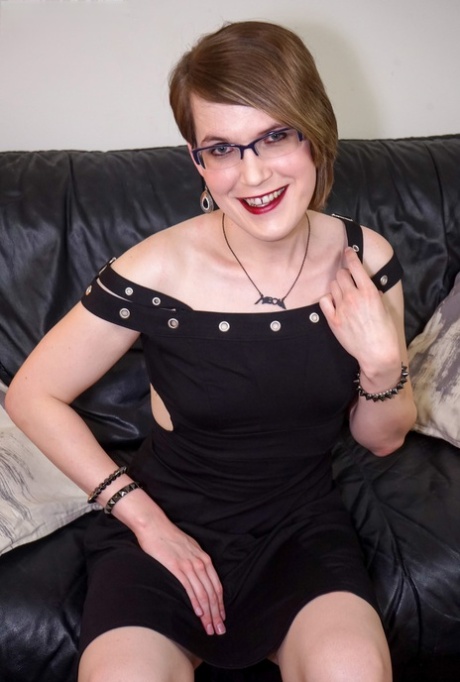 Femout XXX performed by Simone Belle Hot Pics