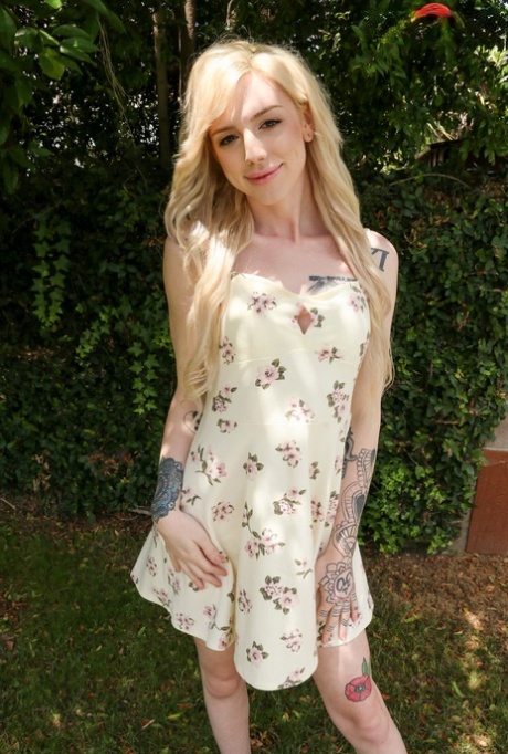 Cute skinny shemale Annabelle Lane lifts up her dress and shows her dick