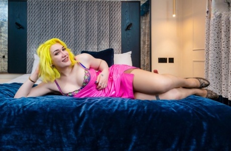 UK Tgirls Sex Images