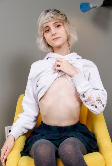 Grooby Girls featuring Evie Nude Porn Pics