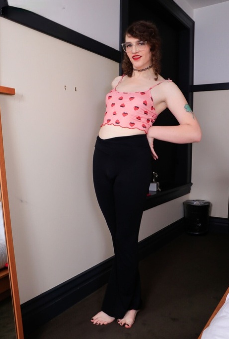 Femout XXX starring Naomi Rose Hot Images