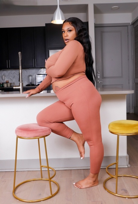 Black TGirls starring Dlondonn Nude Pics